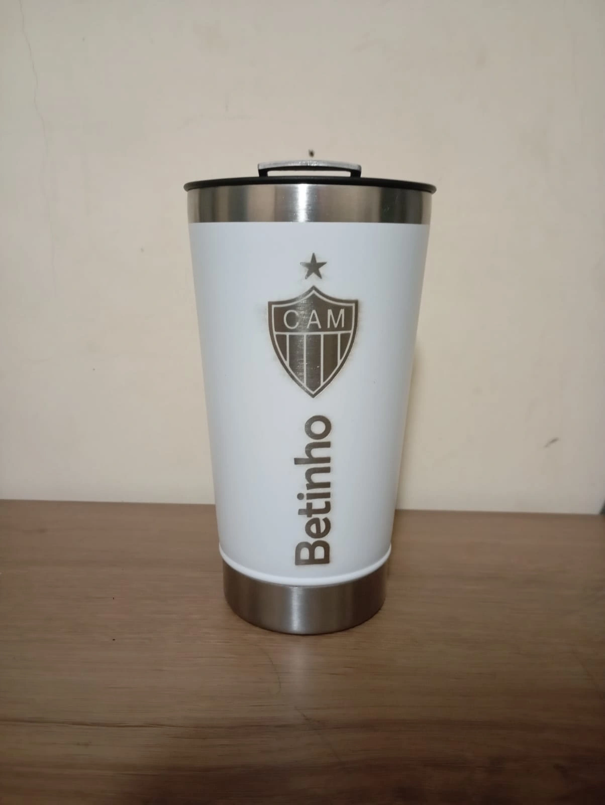 Copo térmico personalizado em Contagem