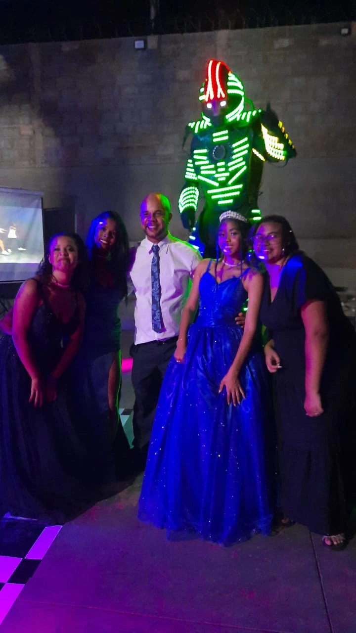 Robô para festa de aniversário