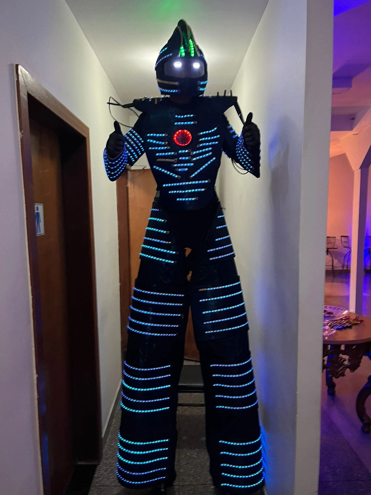 Robô de led para festa em Contagem